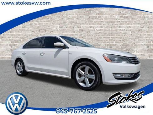 Used 2015 Volkswagen Passat 1.8T Limited Edition image 1
