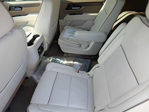 New 2026 GMC Yukon Denali w/ Sun & Power Step Package image 23