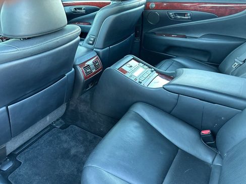 Used 2007 Lexus LS 460 L image 29