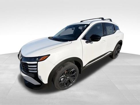 New 2026 Nissan Kicks SR w/ Cold Weather Package AWD/4WD image 4