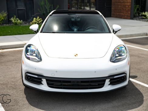 Used 2018 Porsche Panamera 4 AWD/4WD image 40