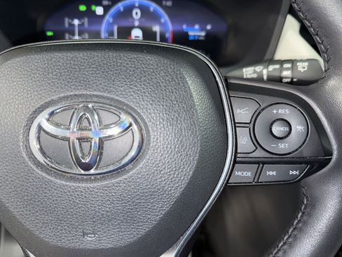 Used 2025 Toyota RAV4 Limited w/ Advanced Technology Package image 33