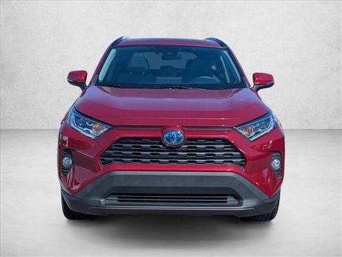 Used 2021 Toyota RAV4 XLE Premium image 2