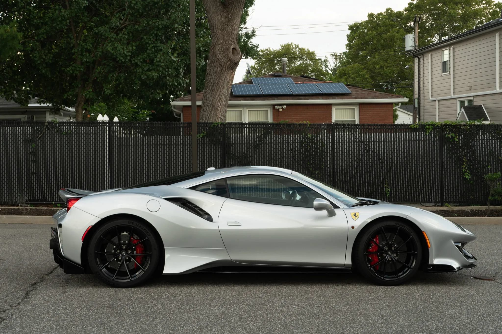 Used 2019 Ferrari 488 Pista Coupe RWD image 8