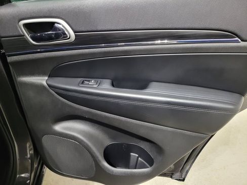 Used 2019 Jeep Grand Cherokee Limited image 54