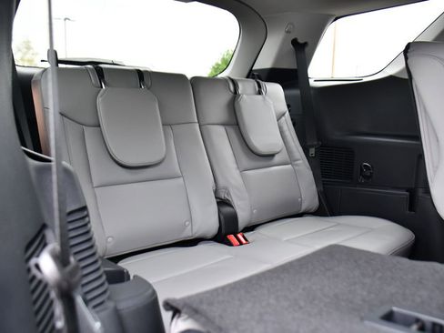 Used 2026 Ford Explorer Active AWD/4WD image 8