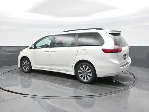Certified 2020 Toyota Sienna Limited image 5