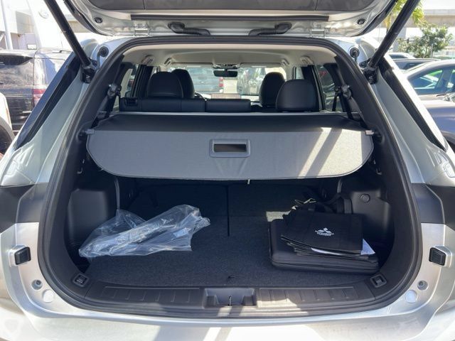 Used 2025 Mitsubishi Outlander SE AWD/4WD image 9