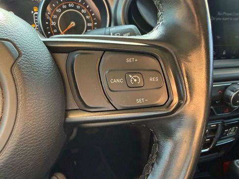 Used 2021 Jeep Gladiator Sport image 14