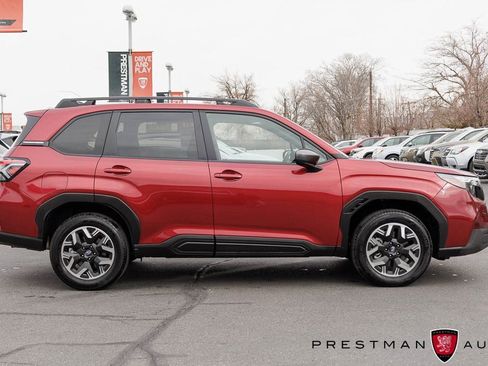 Used 2025 Subaru Forester Premium image 17