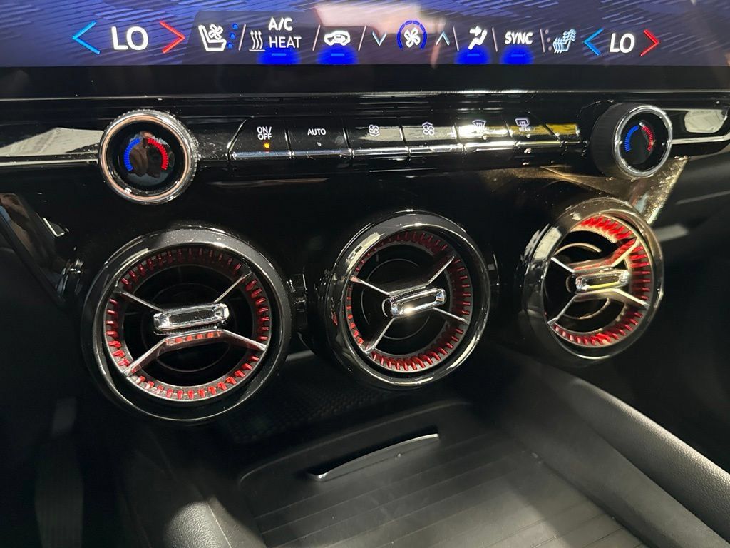Used 2024 Chevrolet Blazer EV RS AWD/4WD image 28
