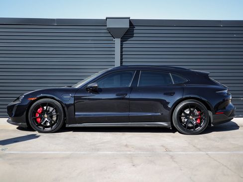 Certified 2024 Porsche Taycan GTS image 2