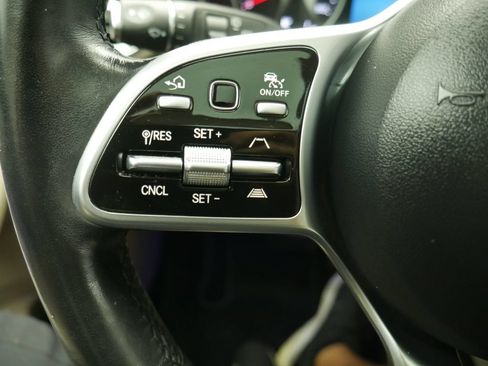 Used 2022 Mercedes-Benz GLC 300 4MATIC image 39