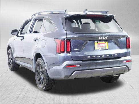 Used 2022 Kia Sorento S AWD/4WD image 5