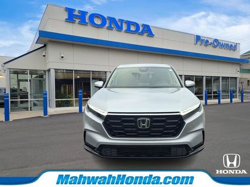 Used 2025 Honda CR-V LX image 2