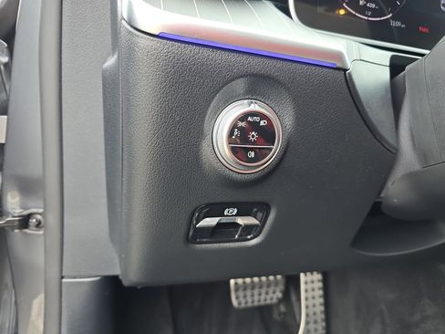 Certified 2025 Mercedes-Benz C 300 Sedan image 29