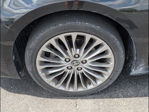 Used 2016 Toyota Avalon Limited FWD image 9