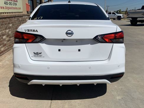 Used 2022 Nissan Versa S FWD image 17