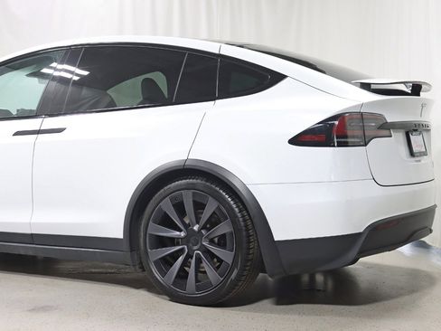 Used 2022 Tesla Model X Plaid image 11