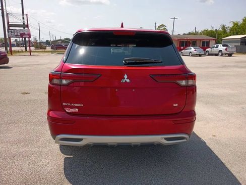 Used 2022 Mitsubishi Outlander SE FWD image 4