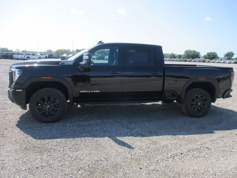 New 2026 GMC Sierra 2500 AT4 w/ AT4 Premium Plus Package AWD/4WD image 10