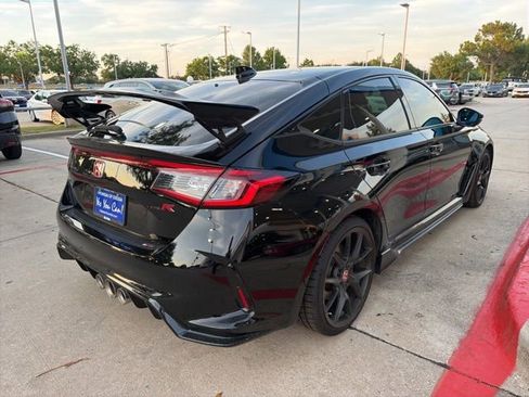 Used 2025 Honda Civic Type R image 3