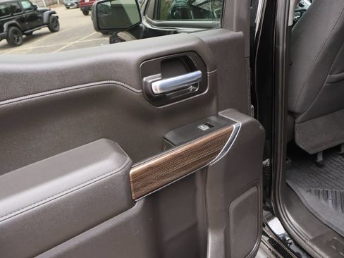 Used 2021 Chevrolet Silverado 1500 LT Trail Boss AWD/4WD image 13