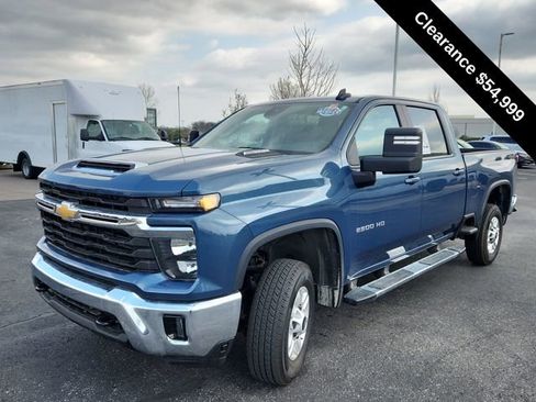 Used 2025 Chevrolet Silverado 2500 LT w/ Convenience Package AWD/4WD image 4