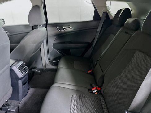Used 2025 Kia Sportage LX image 26