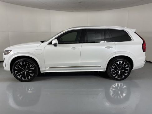New 2026 Volvo XC90 T8 Plus image 5