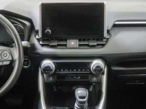 Used 2024 Toyota RAV4 XLE AWD/4WD image 25