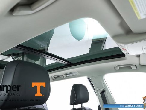 Used 2024 Volkswagen Tiguan SE w/ Panoramic Sunroof Package FWD image 75