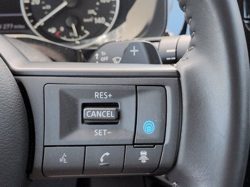 Used 2024 Nissan Pathfinder SV FWD image 27