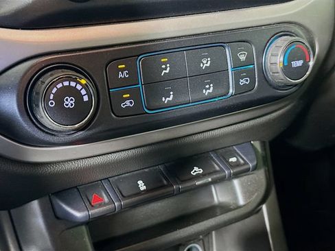 Used 2018 Chevrolet Colorado LT RWD image 17