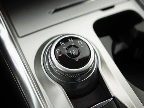 Used 2020 Ford Explorer XLT w/ Equipment Group 202A image 11