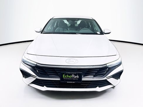 Used 2024 Hyundai Elantra SEL FWD image 2