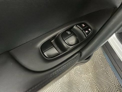Used 2019 Nissan Rogue SV FWD image 10