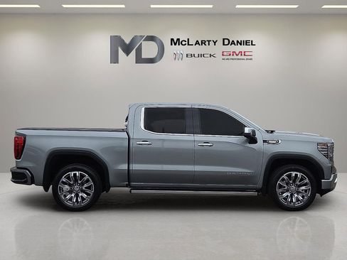 Certified 2023 GMC Sierra 1500 Denali w/ Denali Reserve Package AWD/4WD image 6