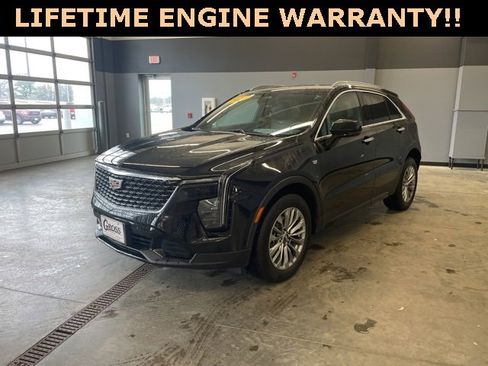 Used 2024 Cadillac XT4 Premium Luxury image 4