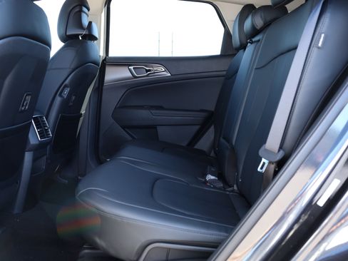 New 2026 Kia Sportage EX image 15