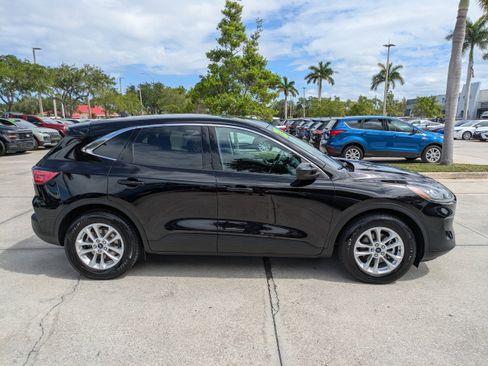 Used 2020 Ford Escape SE FWD image 3