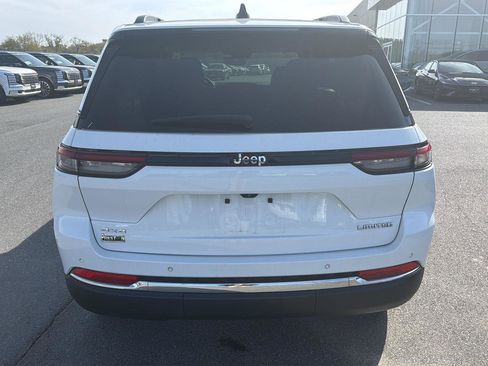 Used 2023 Jeep Grand Cherokee Limited image 4