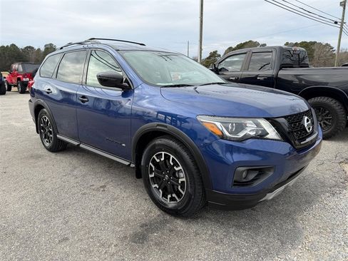 Used 2019 Nissan Pathfinder SV w/ Rock Creek Edition image 6