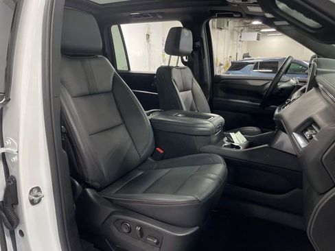 Used 2023 Chevrolet Suburban RST w/ Luxury Package AWD/4WD image 27