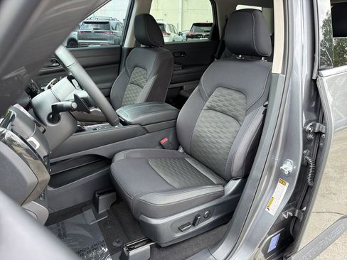 Used 2023 Nissan Pathfinder SV FWD image 30