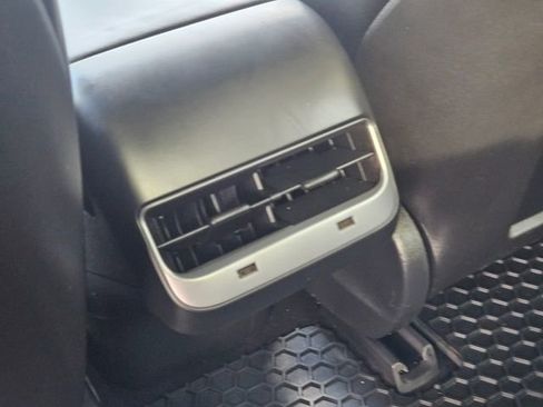 Used 2018 Tesla Model 3 Mid Range image 22