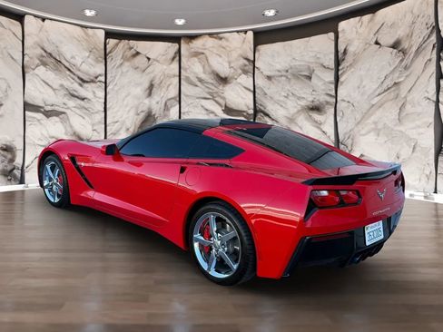 Used 2015 Chevrolet Corvette Stingray Coupe RWD image 2