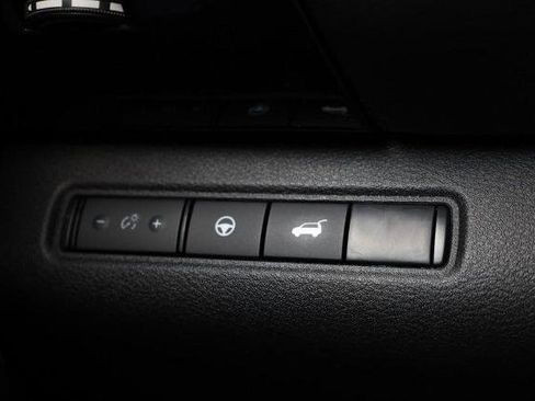 Certified 2025 Nissan Pathfinder SV w/ SV Premium Package FWD image 22