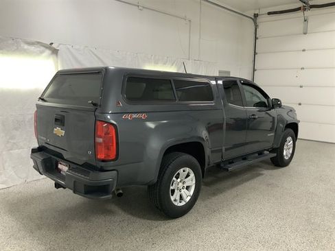 Used 2017 Chevrolet Colorado LT AWD/4WD image 7