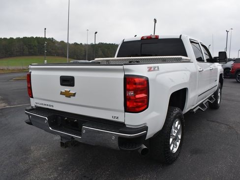 Used 2015 Chevrolet Silverado 2500 LTZ image 3